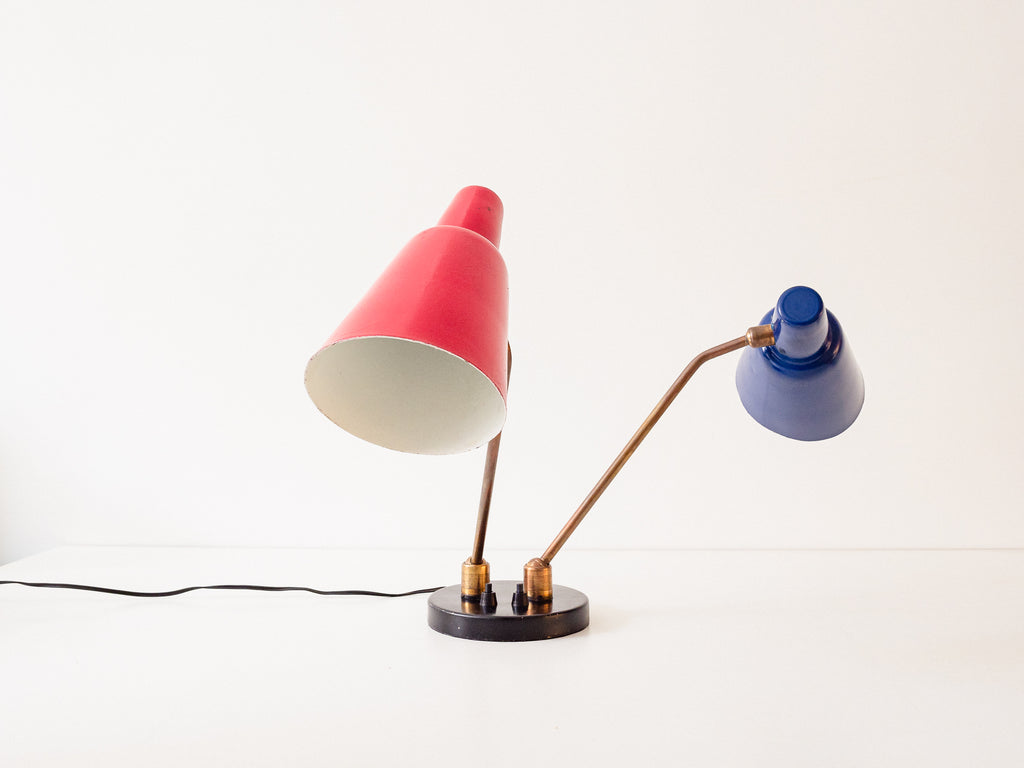 Luminária de Mesa Azul e Vermelha com Duas Cúpulas Articuláveis