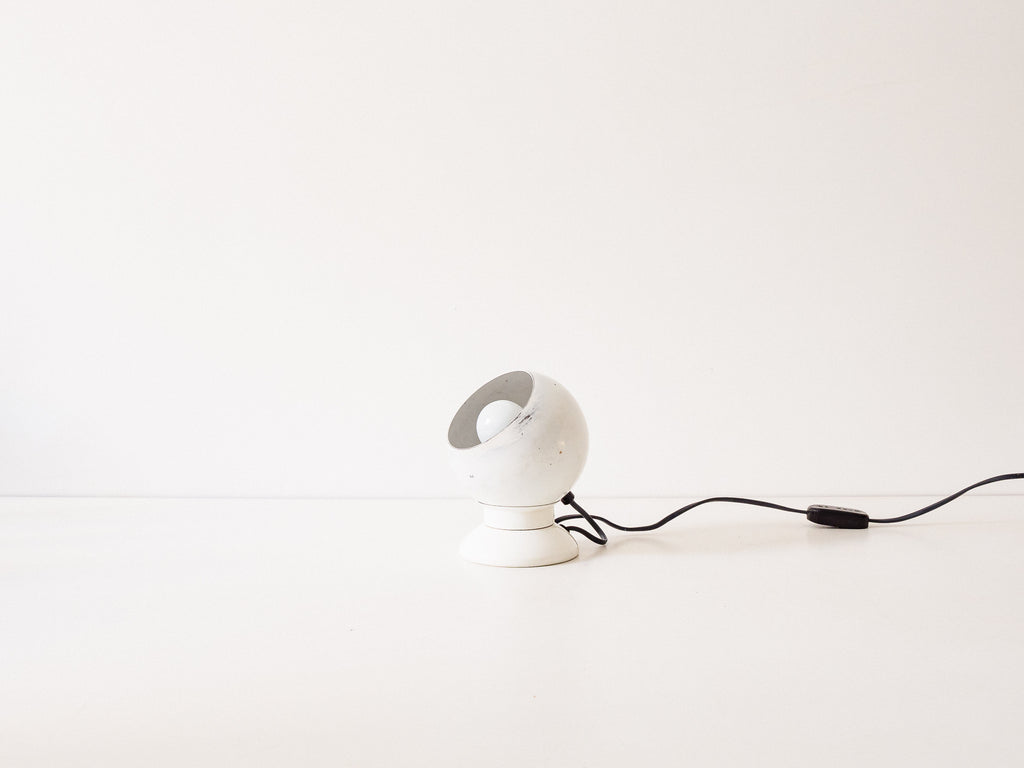 Luminária de Mesa Magnética "Bolinha" Italiana