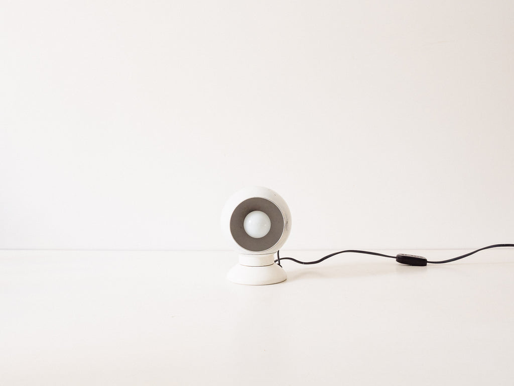 Luminária de Mesa Magnética "Bolinha" Italiana