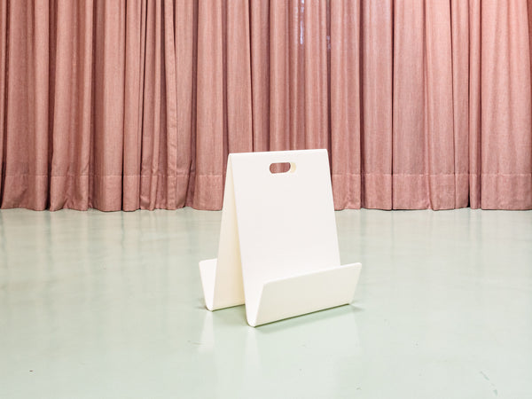 Revisteiro em Acrílico Branco