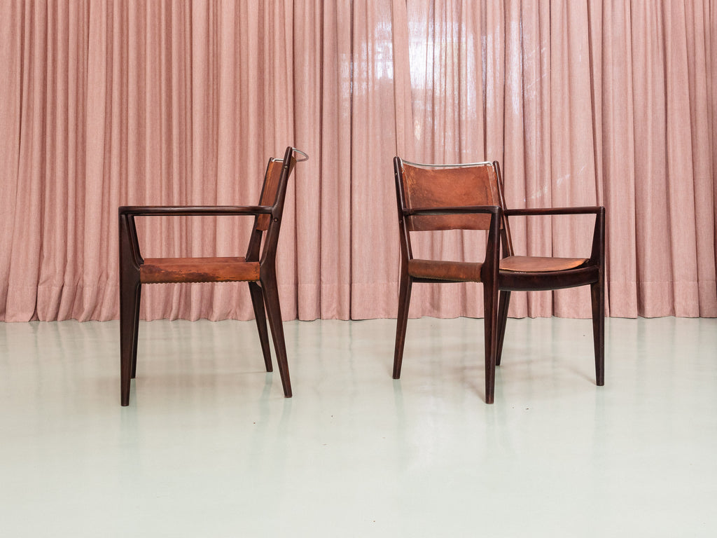 Par de Poltronas em Jacarandá e Couro