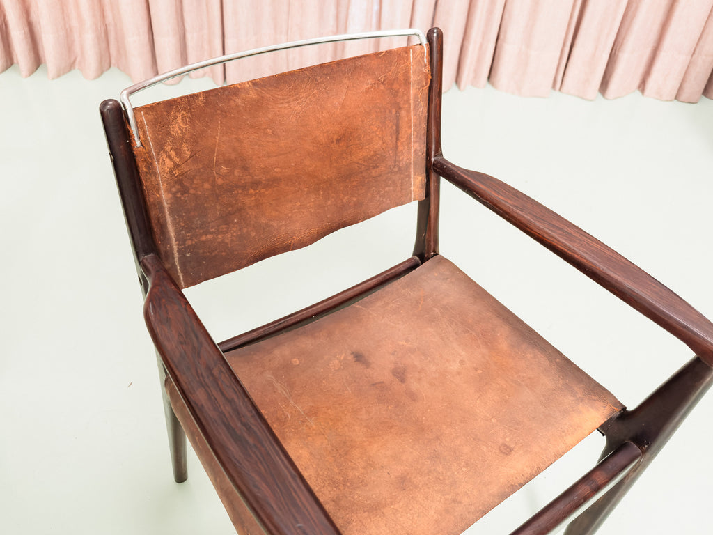 Par de Poltronas em Jacarandá e Couro