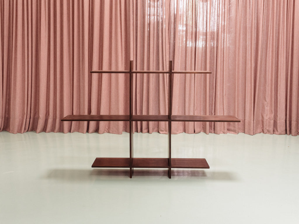 Estante de Parede em Madeira Nobre