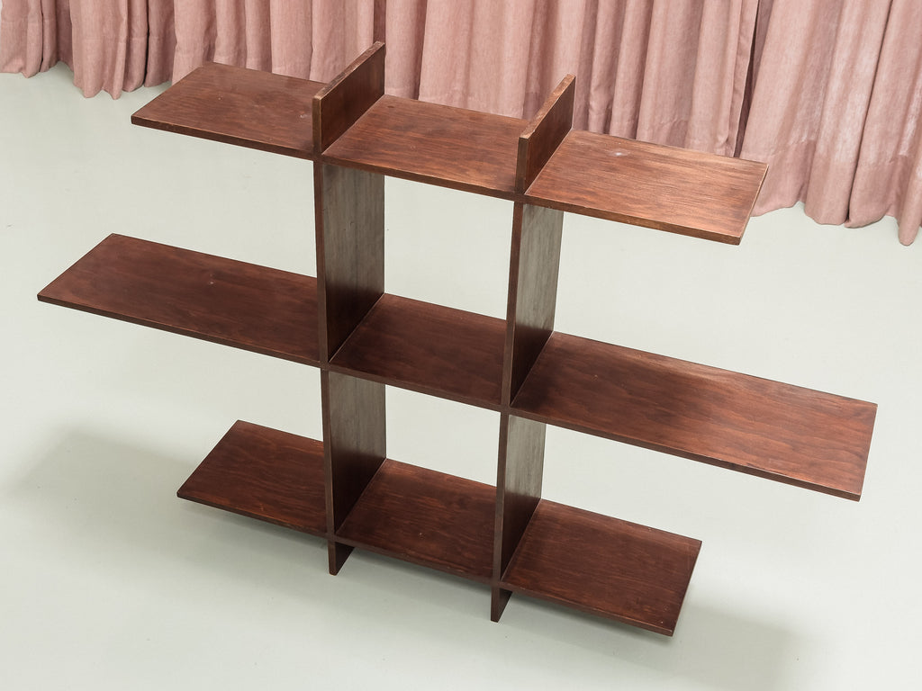 Estante de Parede em Madeira Nobre