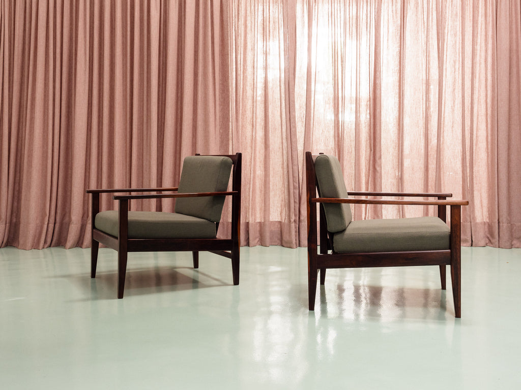 Celina Zilberberg | Par de Poltronas em Jacarandá