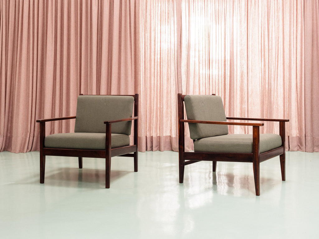 Celina Zilberberg | Par de Poltronas em Jacarandá