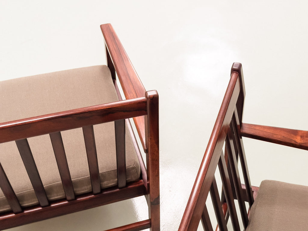 Celina Zilberberg | Par de Poltronas em Jacarandá