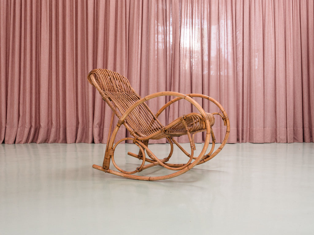 Cadeira De Balanço em Rattan