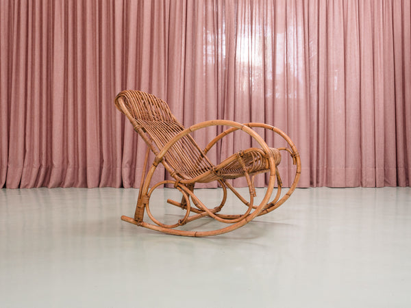 Cadeira De Balanço em Rattan