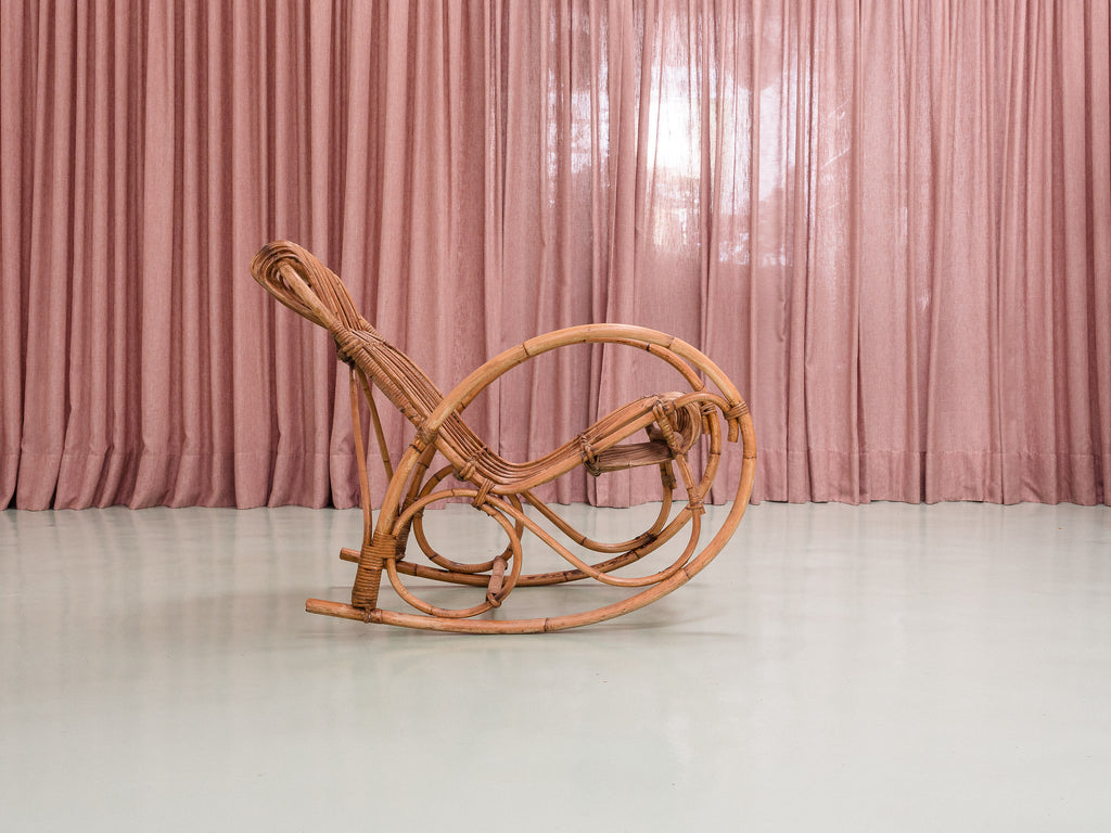 Cadeira De Balanço em Rattan