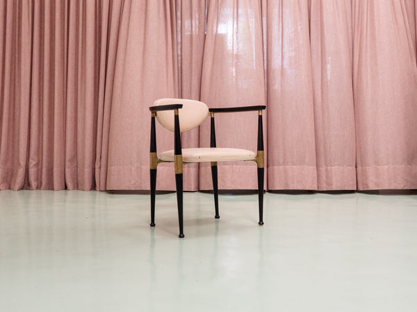 Cadeira de Braço em Madeira Ebanizada com Detalhes em Latão