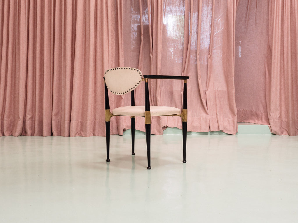 Cadeira de Braço em Madeira Ebanizada com Detalhes em Latão