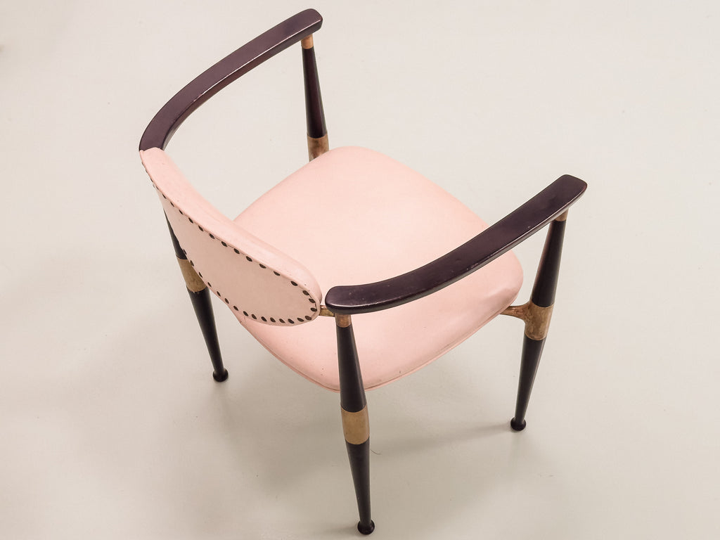 Cadeira de Braço em Madeira Ebanizada com Detalhes em Latão