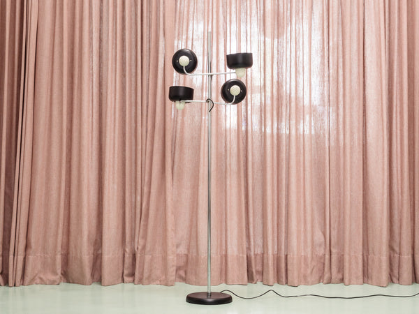 Luminária de Piso com Quatro Cúpulas