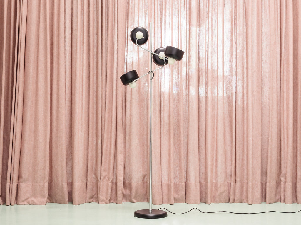 Luminária de Piso com Quatro Cúpulas