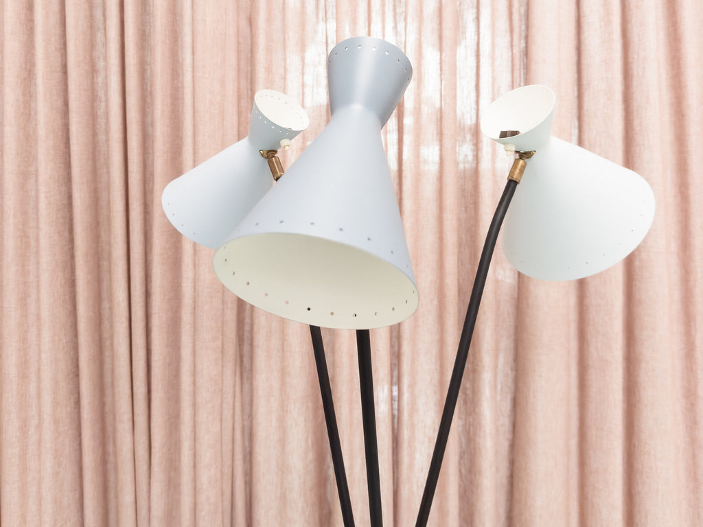 Luminária de Piso com Três Cúpulas