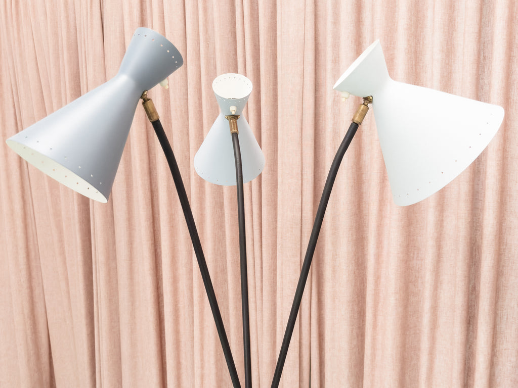 Luminária de Piso com Três Cúpulas