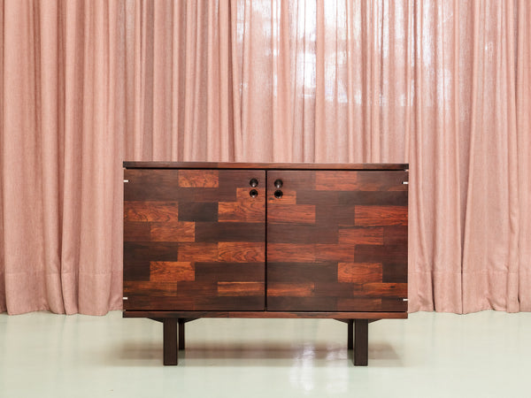 Jorge Zalszupin | Buffet Taqueado Com Duas Portas