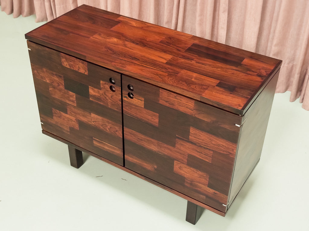 Jorge Zalszupin | Buffet Taqueado Com Duas Portas