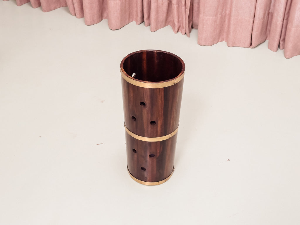 Bengaleiro em Imbuia e Latão