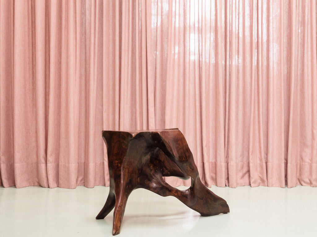 Mesa Lateral em Tronco de Jacarandá