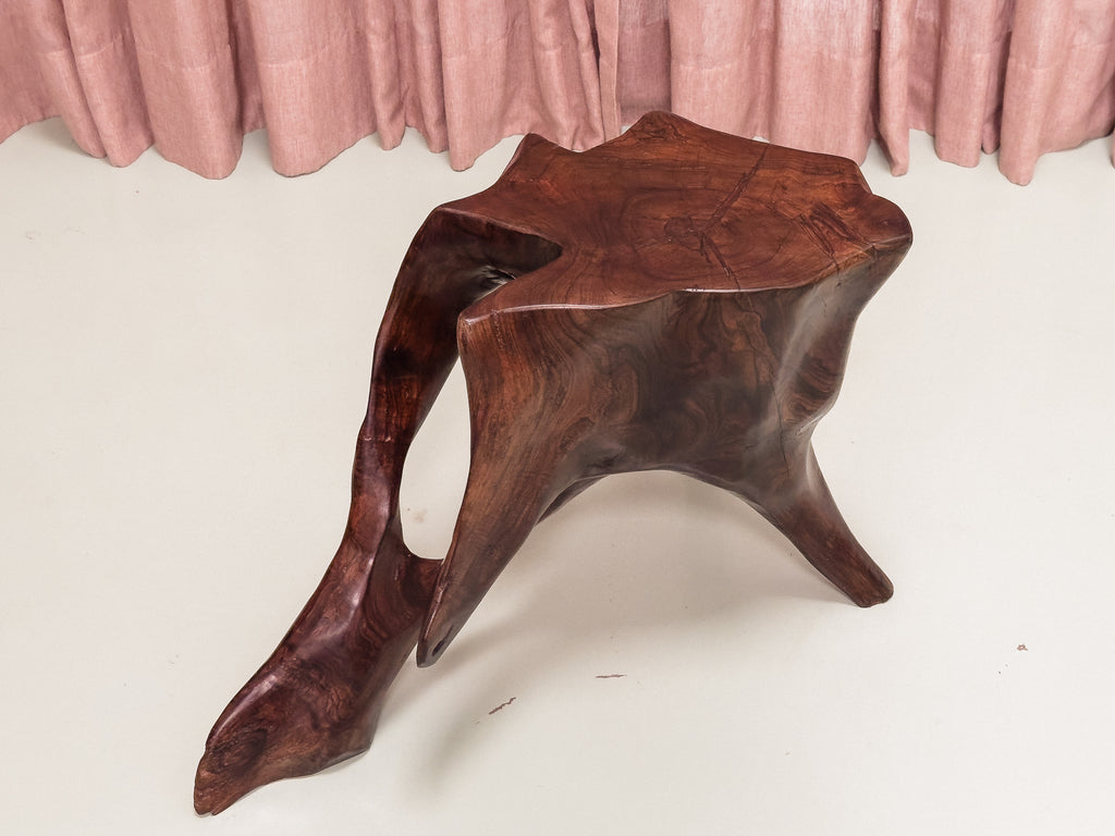 Mesa Lateral em Tronco de Jacarandá