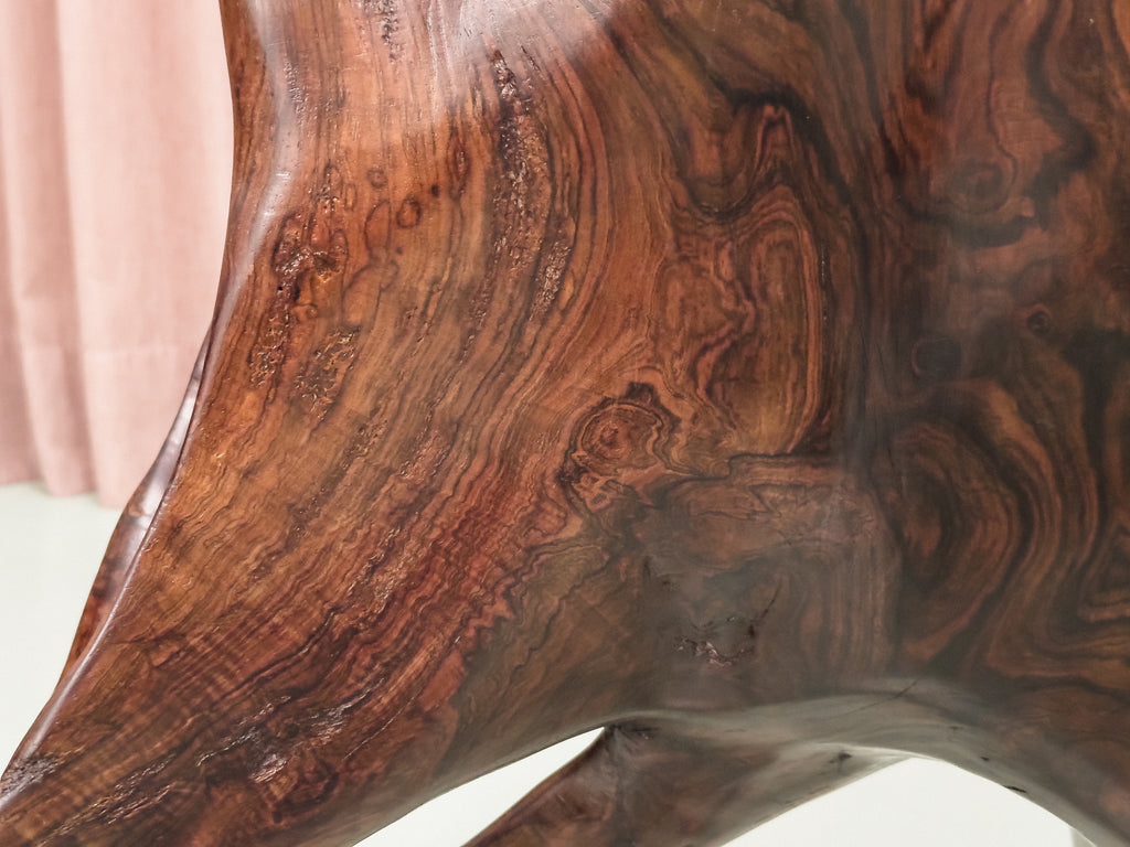 Mesa Lateral em Tronco de Jacarandá