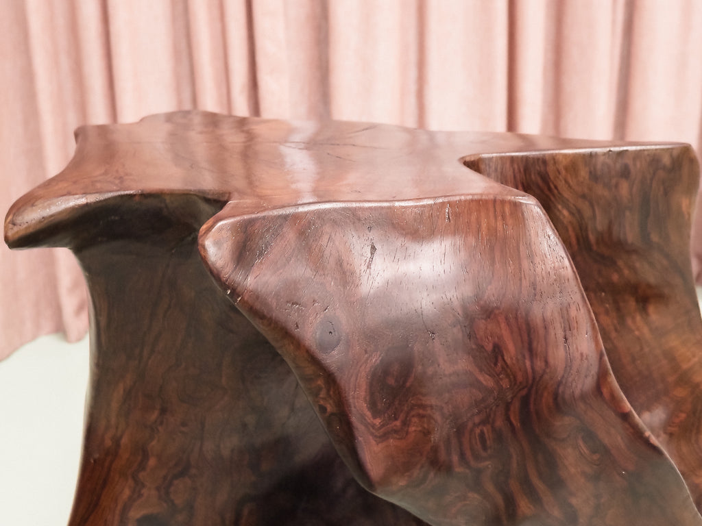 Mesa Lateral em Tronco de Jacarandá