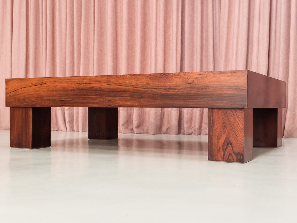 Mesa de Centro em Jacarandá e Mármore