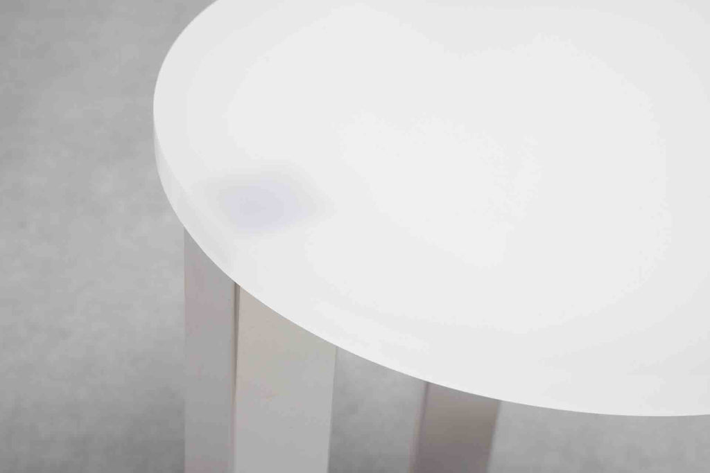 Luiz Solano | Mesinha Acrilar