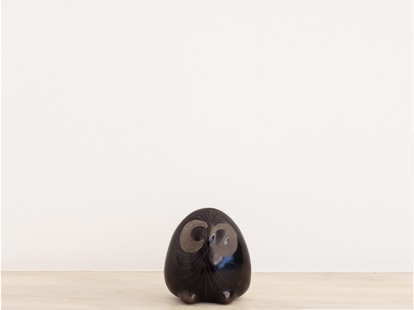 Coruja em Cerâmica Negra