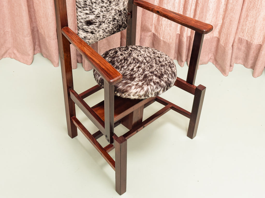 Cadeira com Espaldar Alto em Jacarandá