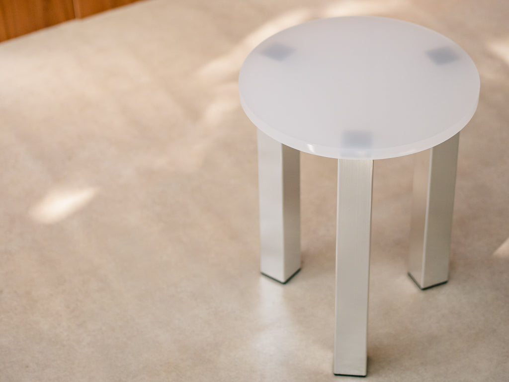 Luiz Solano | Mesinha Acrilar