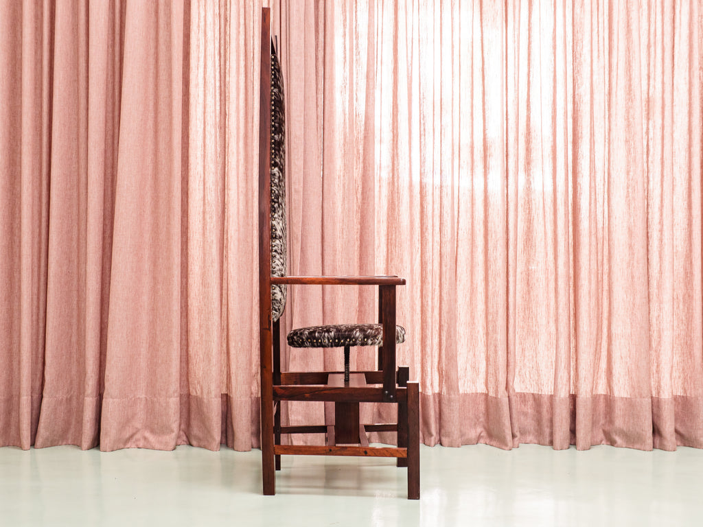 Cadeira com Espaldar Alto em Jacarandá