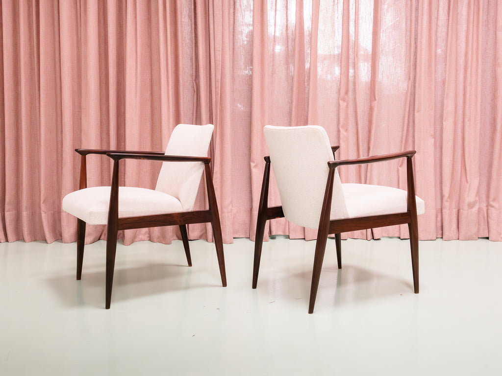 Móveis Gobbi | Par de Poltronas em Jacarandá