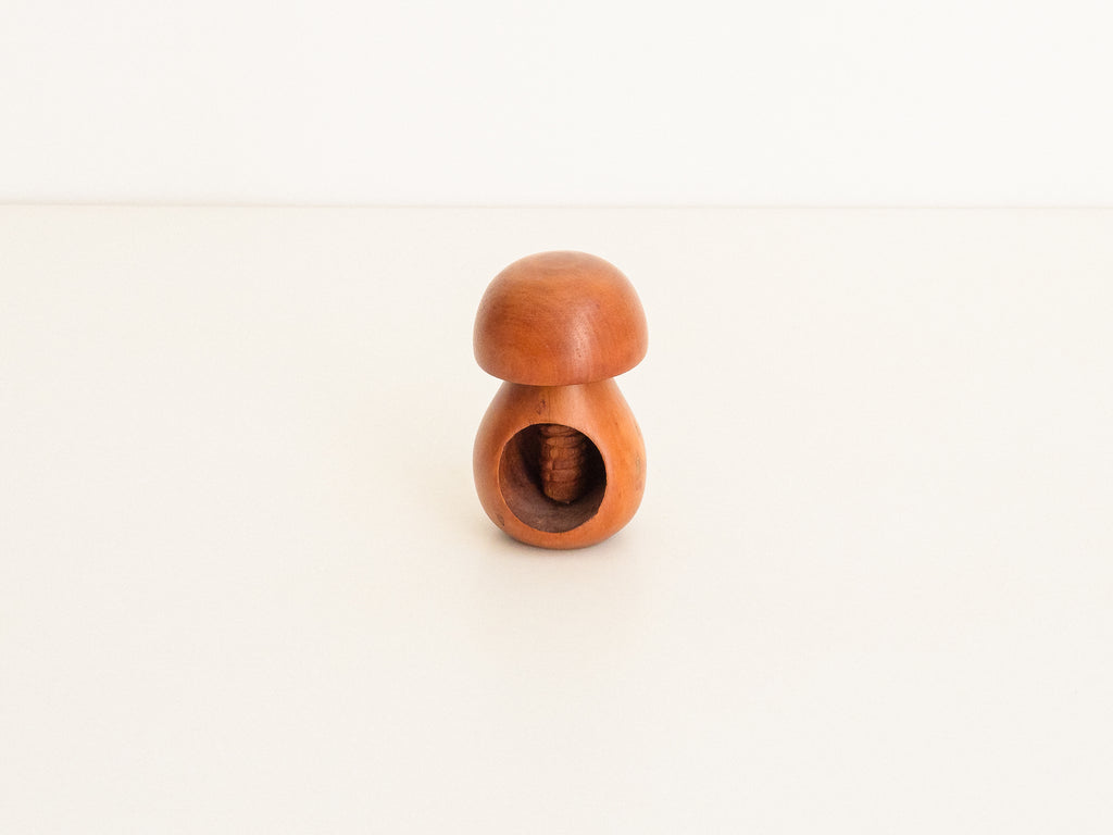 Quebrador de Nozes em Madeira