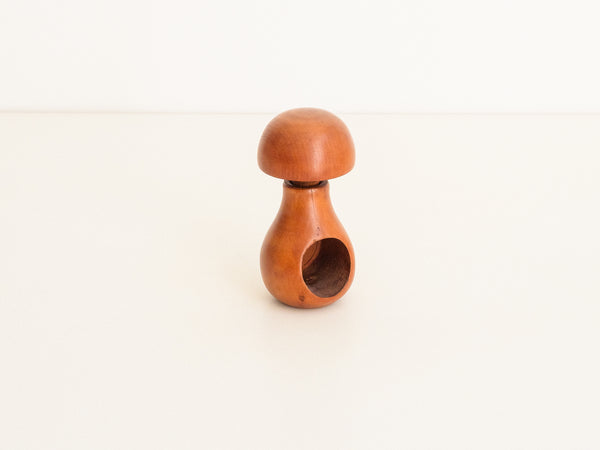 Quebrador de Nozes em Madeira