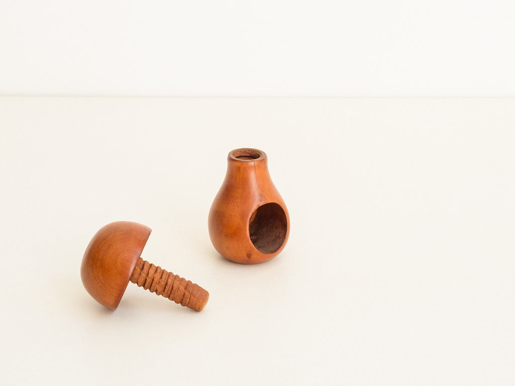 Quebrador de Nozes em Madeira