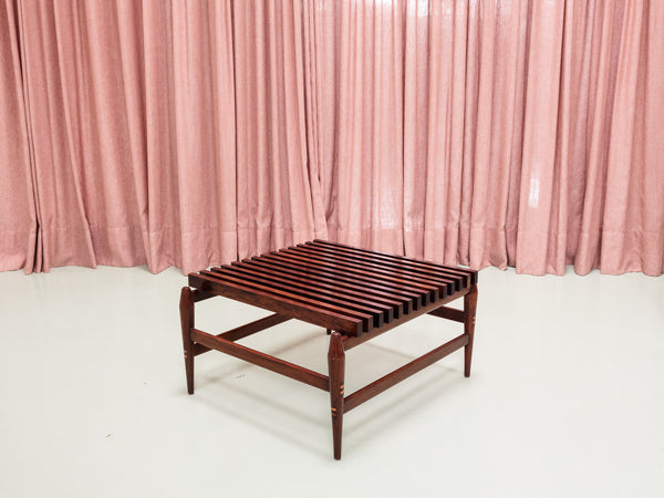 Liceu de Artes e Ofícios | Mesa em Jacarandá com Tampo Ripado