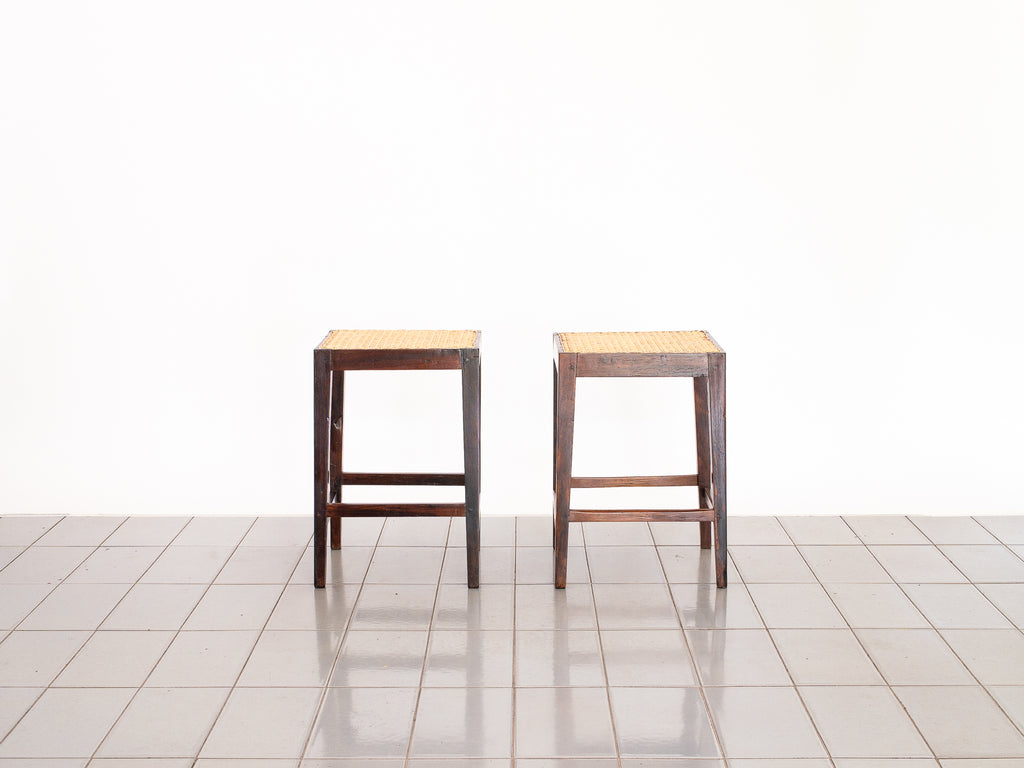 Par de Banquetas em Jacarandá e Palhinha