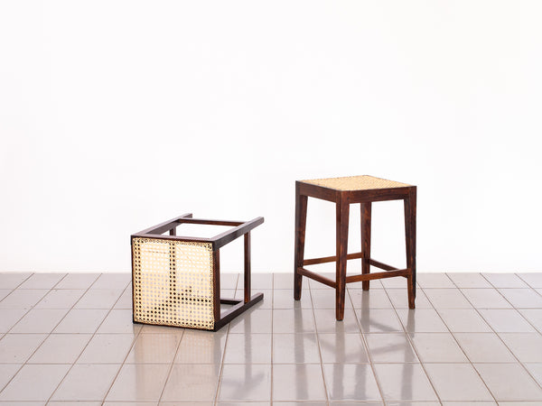 Par de Banquetas em Jacarandá e Palhinha