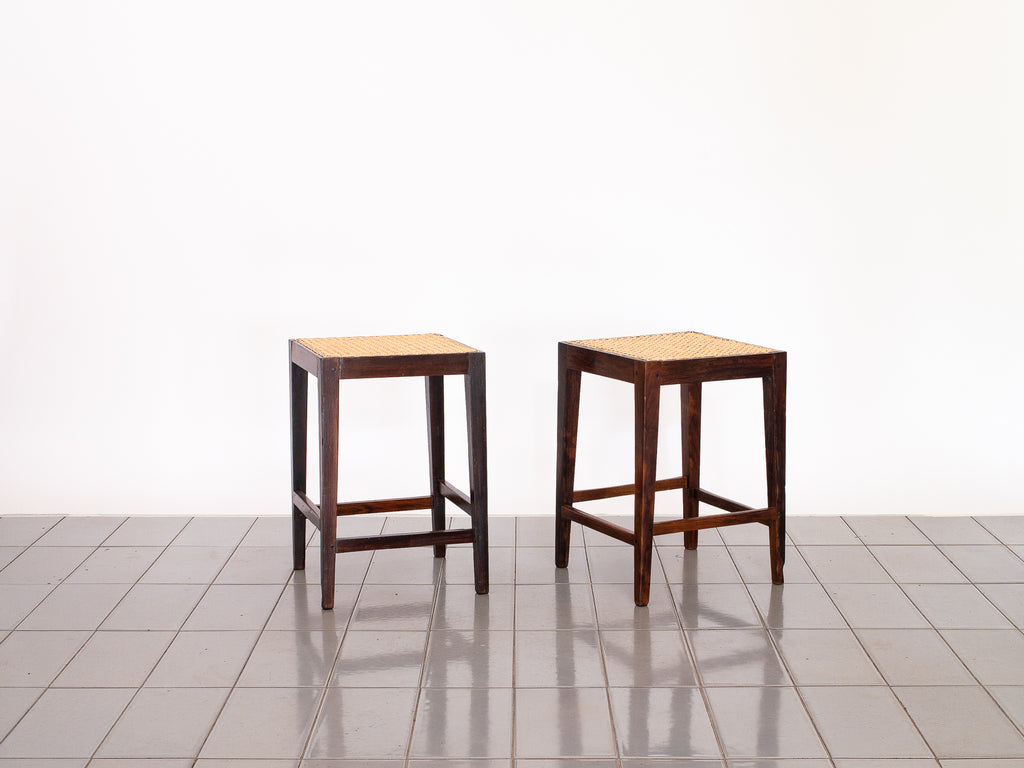 Par de Banquetas em Jacarandá e Palhinha