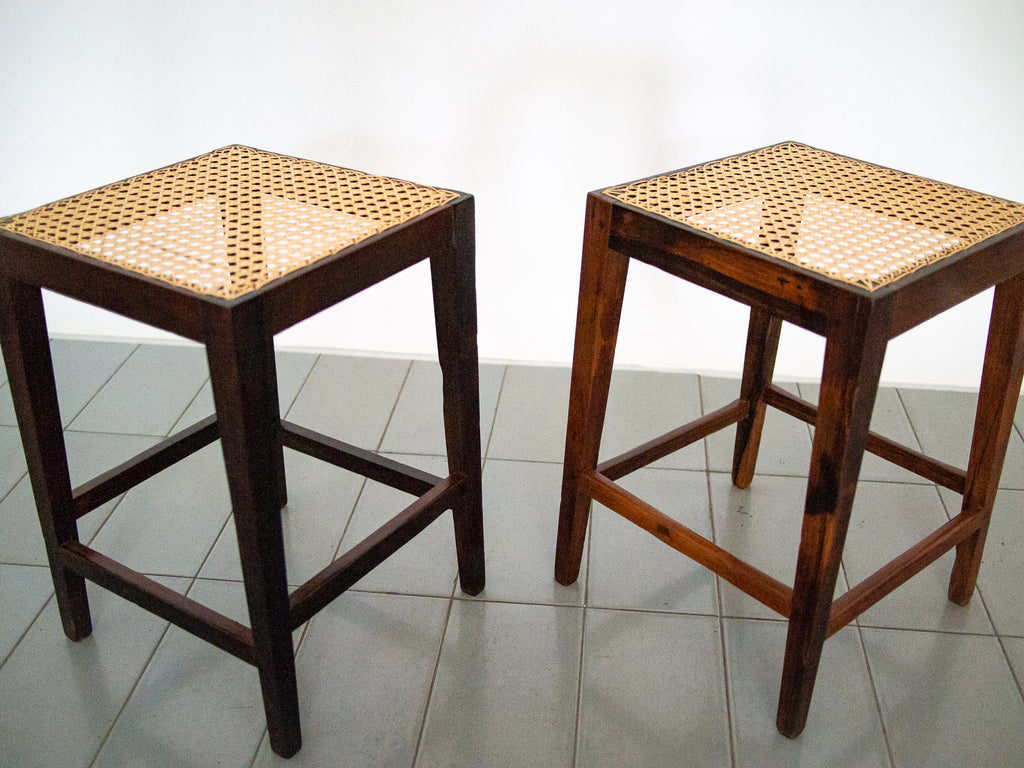 Par de Banquetas em Jacarandá e Palhinha