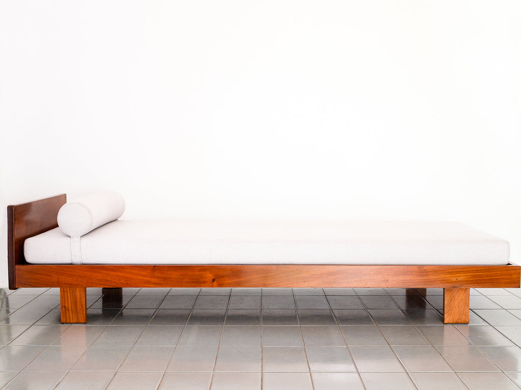 Joaquim Tenreiro | Daybed em Peroba-do-Campo