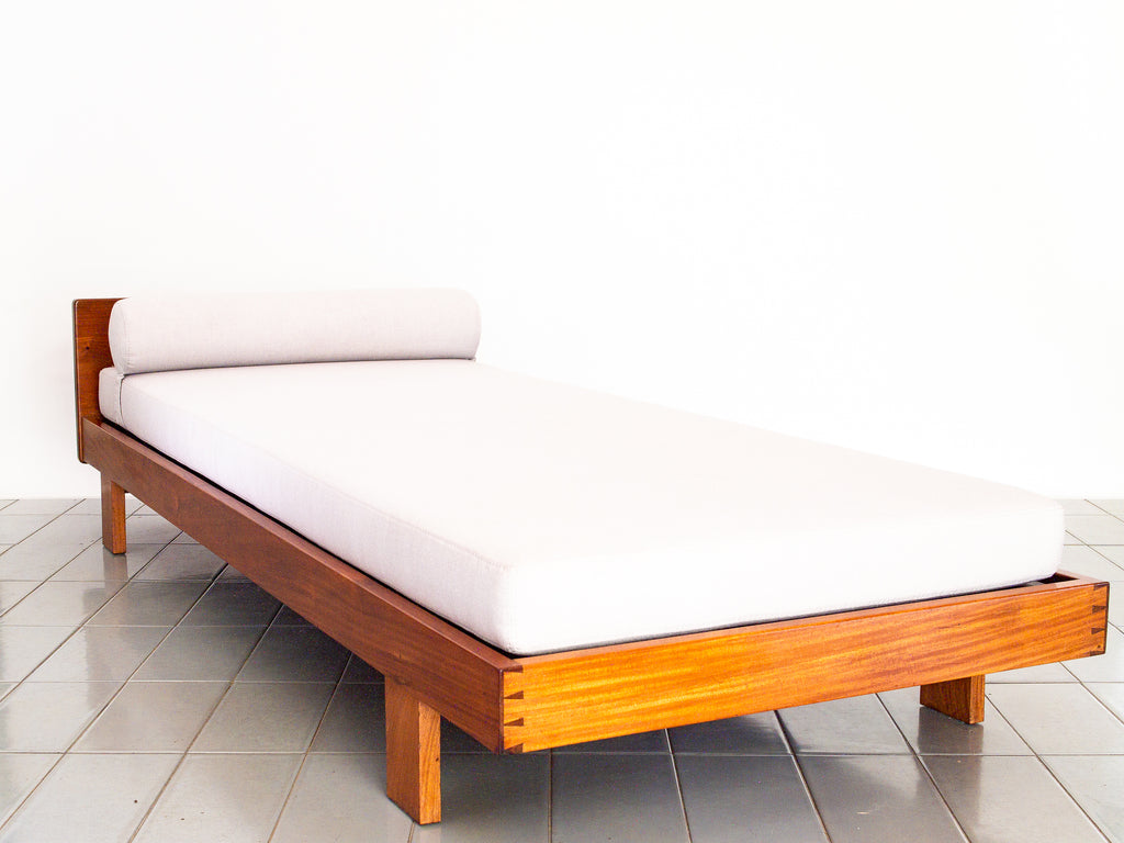 Joaquim Tenreiro | Daybed em Peroba-do-Campo