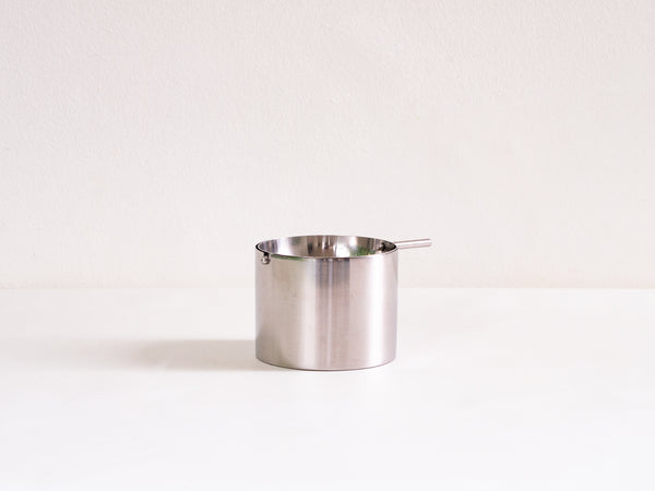 Arne Jacobsen | Cinzeiro Cylinda-Line