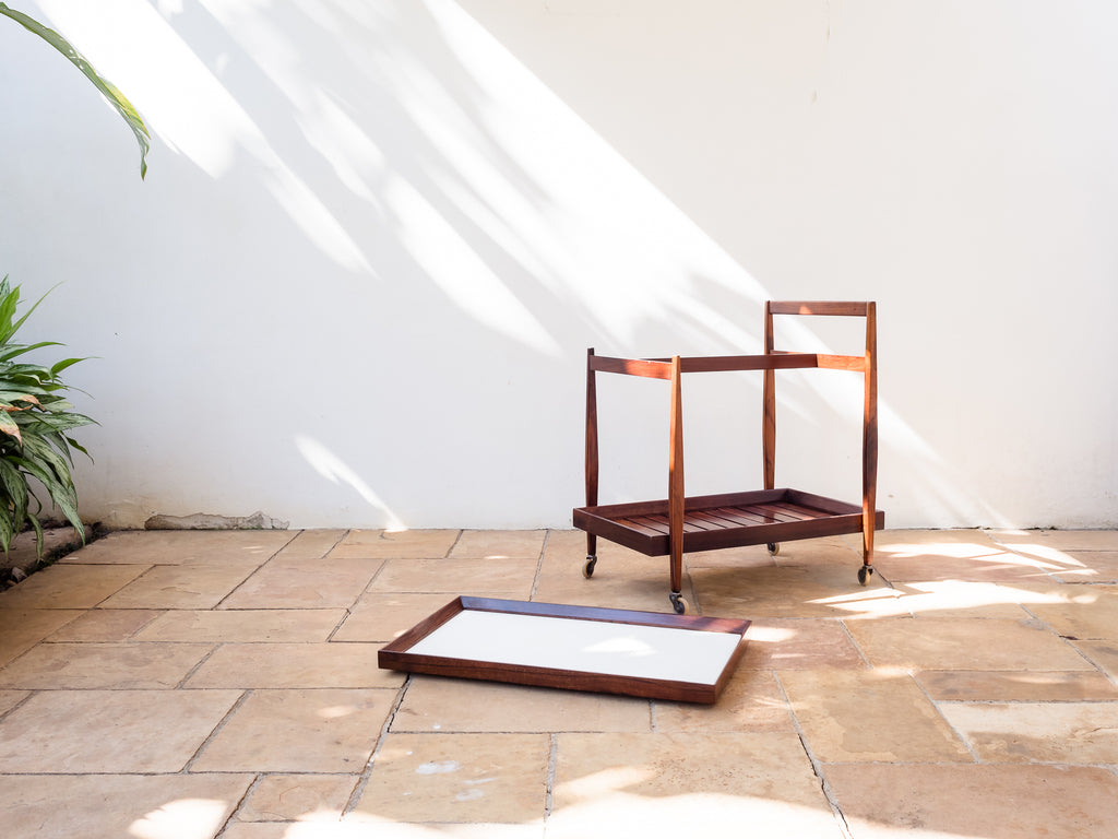 Celina Zilberberg | Carrinho de Chá em Jacarandá