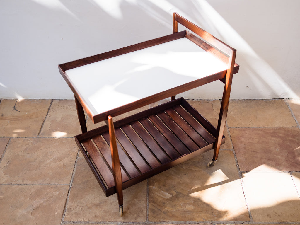 Celina Zilberberg | Carrinho de Chá em Jacarandá