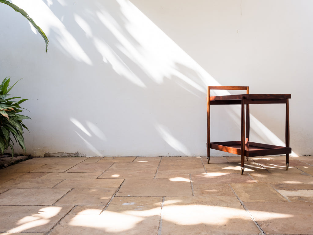 Celina Zilberberg | Carrinho de Chá em Jacarandá