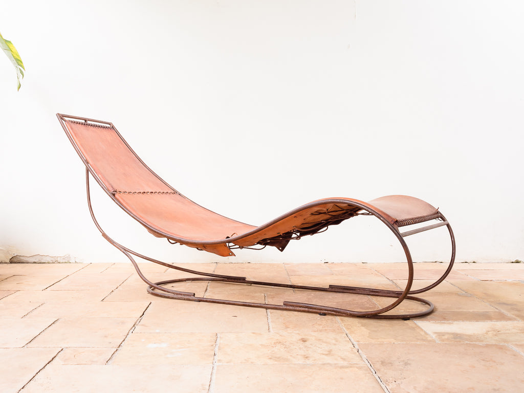 Hugo França | Chaise Longue em Ferro e Couro